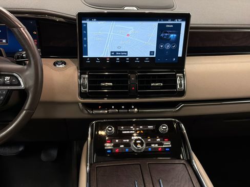 Certified 2023 Lincoln Navigator Reserve AWD/4WD image 24