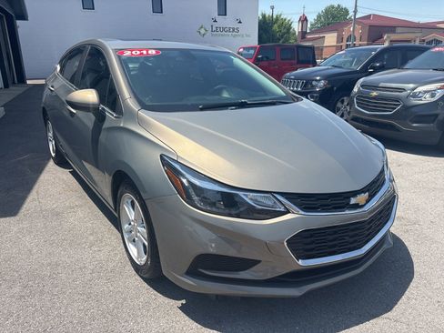 Used 2018 Chevrolet Cruze LT w/ Sun And Sound Package FWD image 7