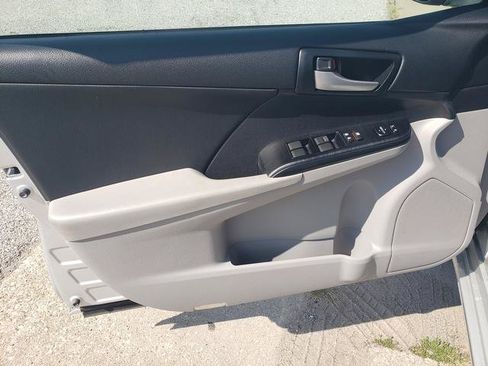 Used 2014 Toyota Camry LE FWD image 10