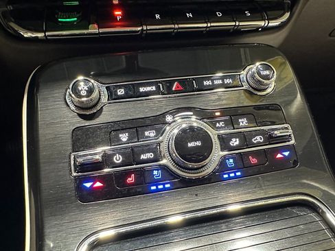 Used 2022 Lincoln Nautilus Black Label AWD/4WD image 35