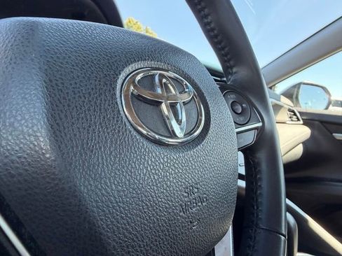 Used 2018 Toyota Camry XSE w/ Driver Assist Package FWD image 18