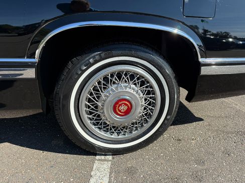 Used 1991 Cadillac De Ville Coupe image 8