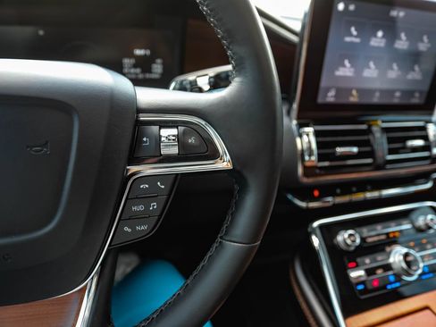 Used 2019 Lincoln Navigator Reserve AWD/4WD image 13