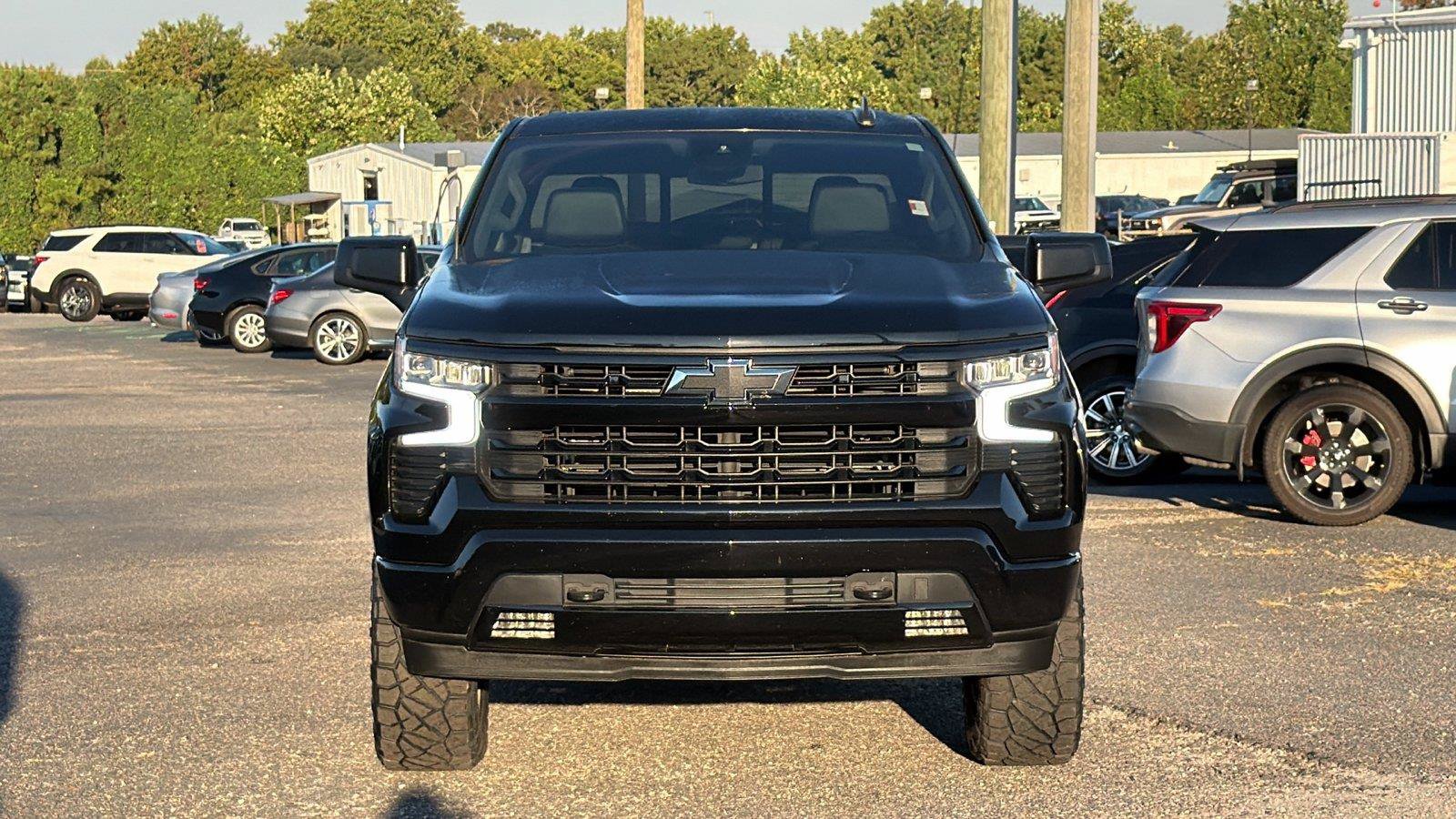 Used 2022 Chevrolet Silverado 1500 RST AWD/4WD image 2