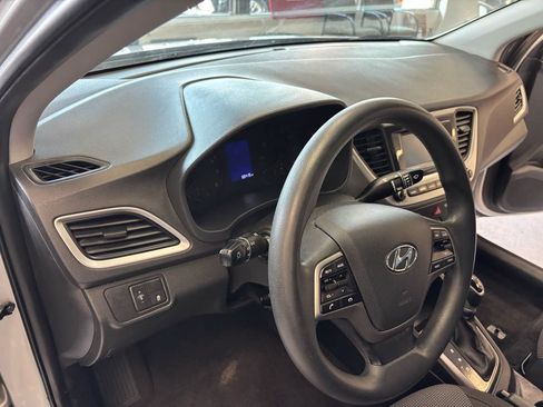 Used 2022 Hyundai Accent SE FWD image 13