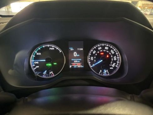 Used 2021 Toyota RAV4 XLE image 7