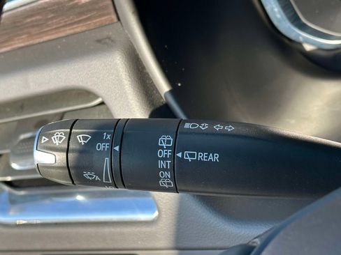 Used 2024 Chevrolet Suburban LT image 22