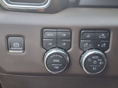 Certified 2025 GMC Sierra 1500 Denali w/ Denali Reserve Package AWD/4WD image 9