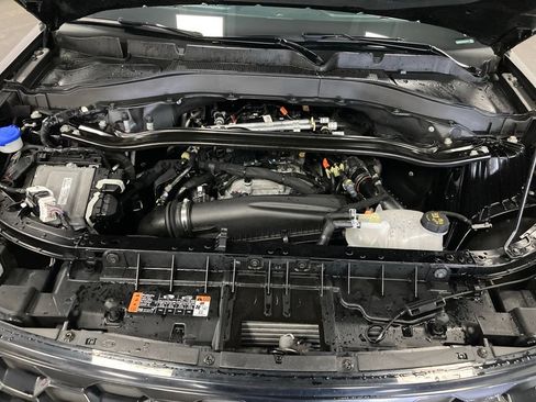 Used 2025 Ford Explorer ST-Line w/ ST-Line Street Pack AWD/4WD image 18