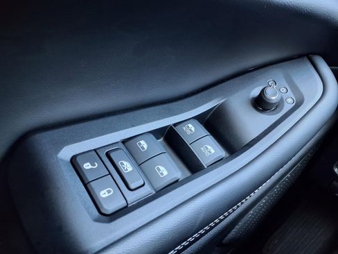 Certified 2024 Jeep Grand Cherokee Limited w/ Black Appearance Package image 19