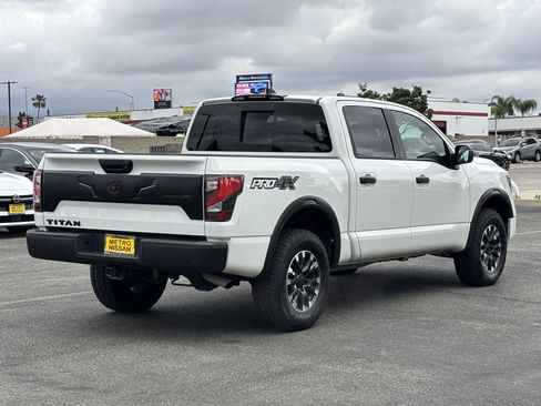 Used 2023 Nissan Titan PRO-4X image 3