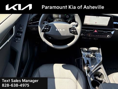 New 2025 Kia Niro SX image 24
