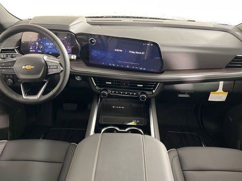 New 2026 Chevrolet Suburban Premier AWD/4WD image 16
