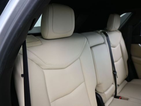 Used 2019 Cadillac XT5 FWD image 37