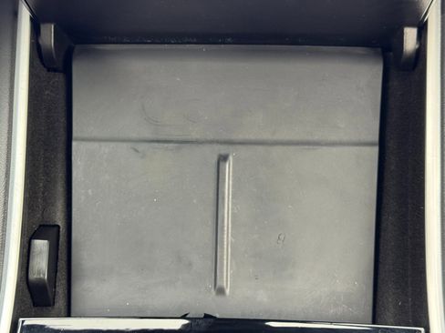 Used 2020 Tesla Model Y Long Range image 33