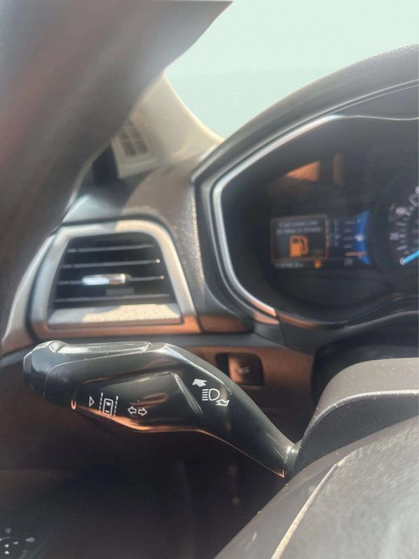 Used 2019 Ford Fusion SE FWD image 23