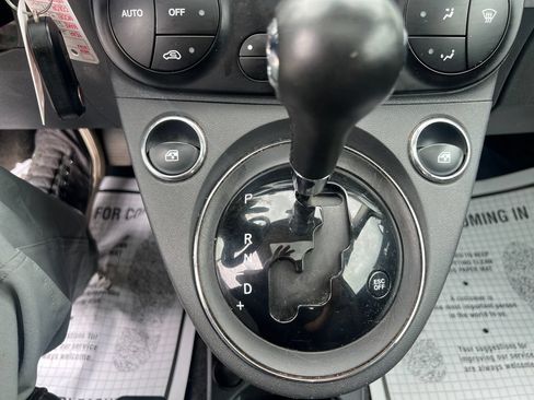 Used 2012 FIAT 500 Lounge w/ Luxury Leather Pkg FWD image 13