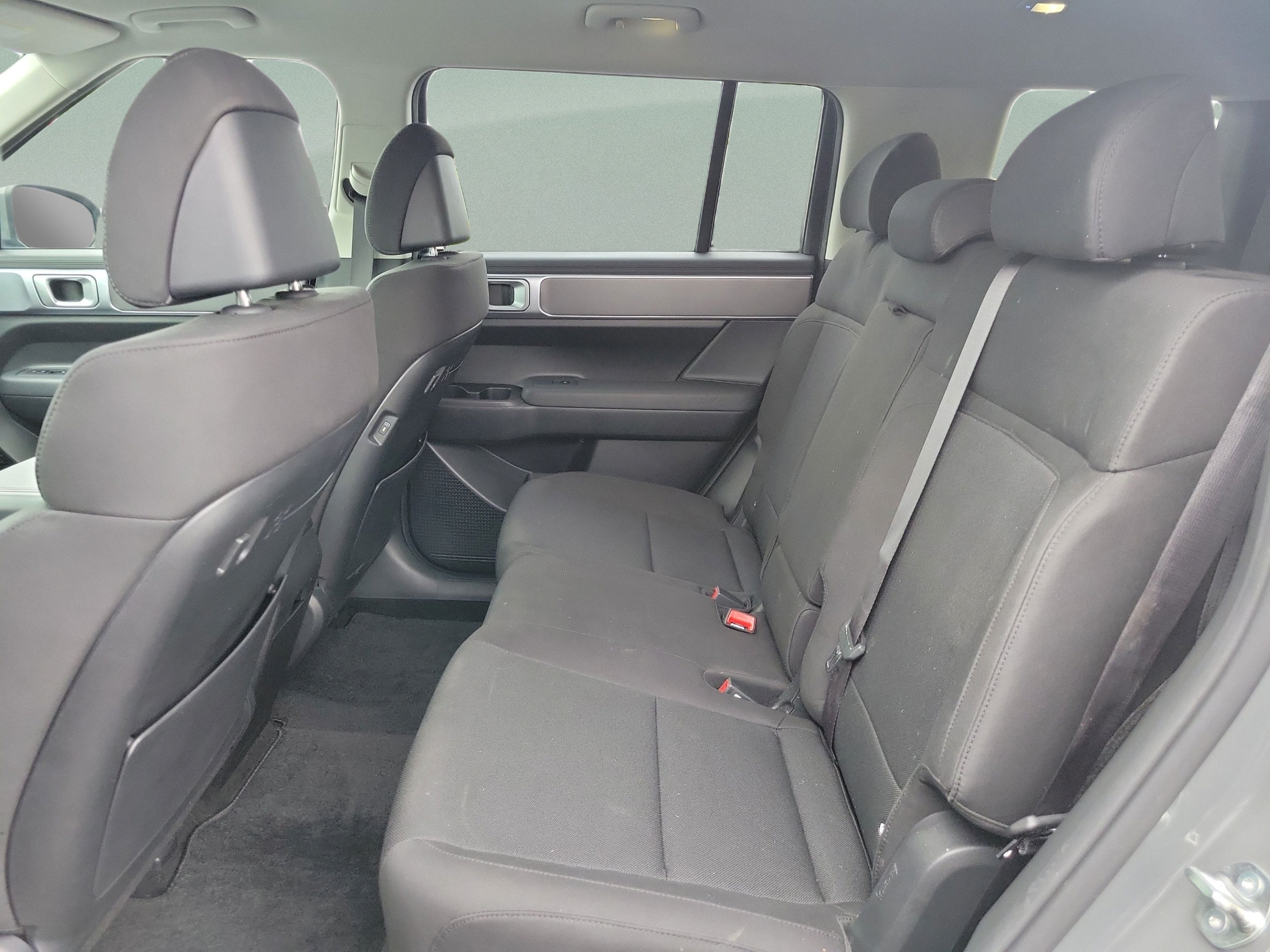Used 2024 Hyundai Santa Fe SE AWD/4WD image 9