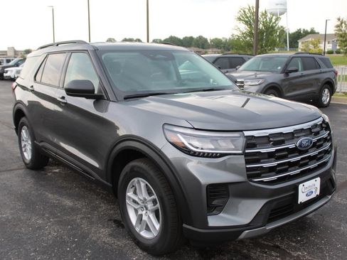 New 2026 Ford Explorer Active AWD/4WD image 8
