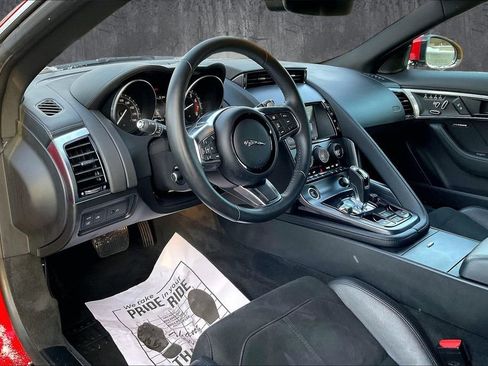 Used 2018 Jaguar F-TYPE Convertible image 15