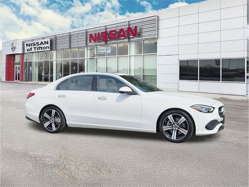 Used 2025 Mercedes-Benz C 300 4MATIC Sedan image 3