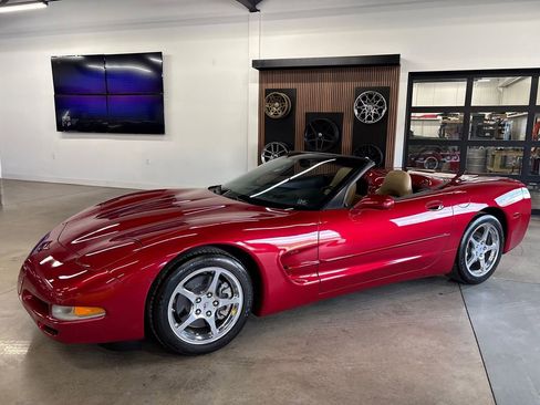 Used 2004 Chevrolet Corvette Convertible w/ Preferred Equipment Group image 4