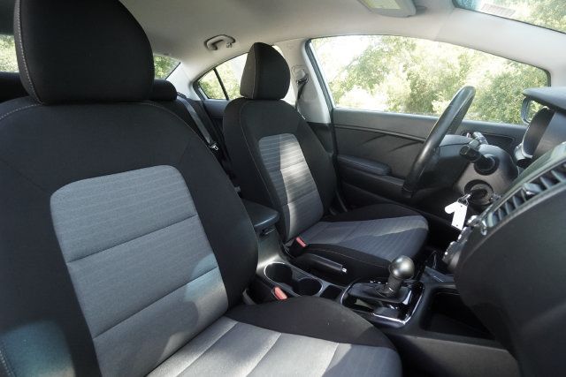 Used 2018 Kia Forte S FWD image 21