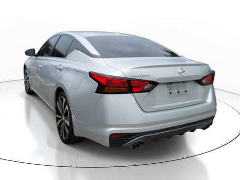 Used 2020 Nissan Altima 2.5 SR FWD image 3