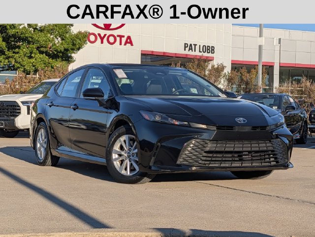 Used 2025 Toyota Camry LE FWD image 2