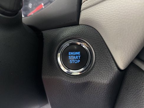Used 2022 Toyota RAV4 XLE FWD image 12