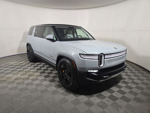 Used 2023 Rivian R1S Launch Edition image 7
