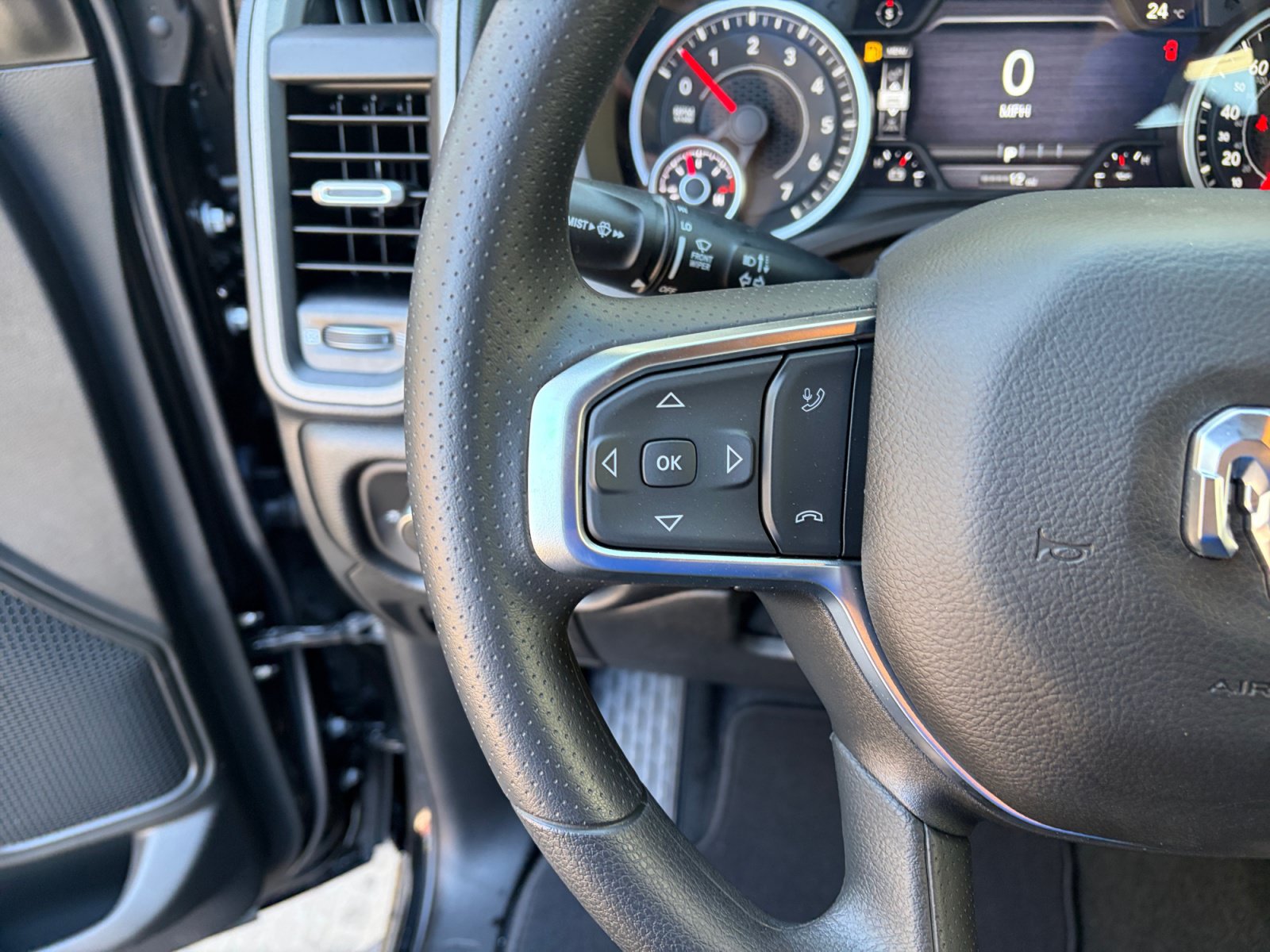 New 2027 RAM 1500 Express AWD/4WD image 15