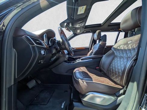 Used 2013 Mercedes-Benz GL 550 4MATIC image 14