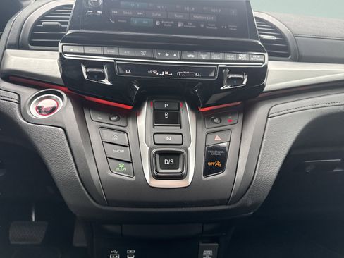 Used 2025 Honda Odyssey Sport-L image 27