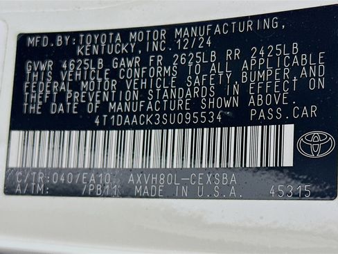 Used 2025 Toyota Camry SE w/ Convenience Package FWD image 12