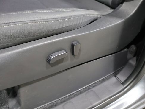 Used 2022 Nissan Frontier S w/ Technology Package image 12