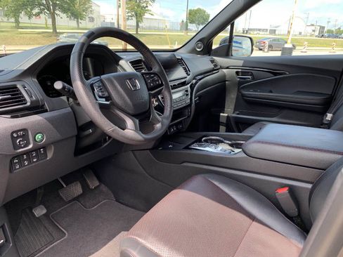 Certified 2024 Honda Ridgeline Black Edition image 32