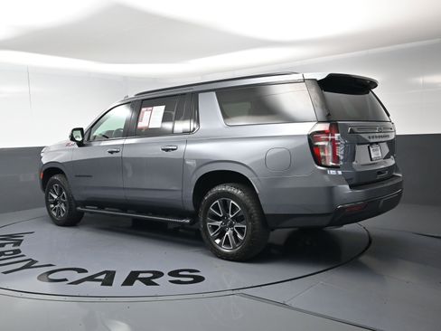 Used 2022 Chevrolet Suburban Z71 w/ Luxury Package AWD/4WD image 7