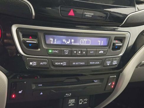 Used 2022 Honda Pilot Touring image 27