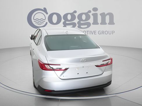 Used 2026 Toyota Camry LE w/ Convenience Package FWD image 11