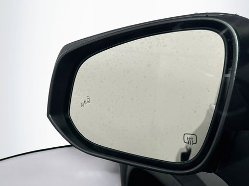 Used 2021 Toyota Highlander XLE FWD image 16