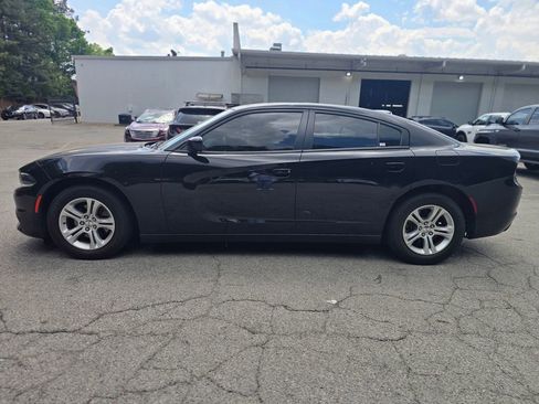 Used 2022 Dodge Charger SXT w/ Leather Interior Group RWD image 4
