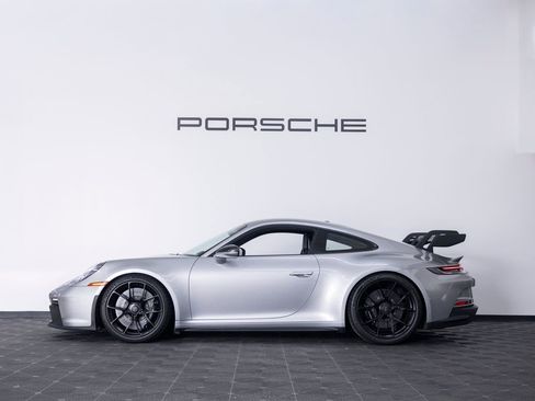 Certified 2024 Porsche 911 GT3 RWD image 2
