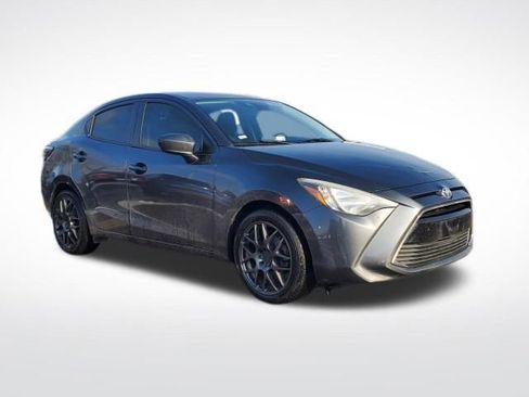 Used 2017 Toyota Yaris iA image 7