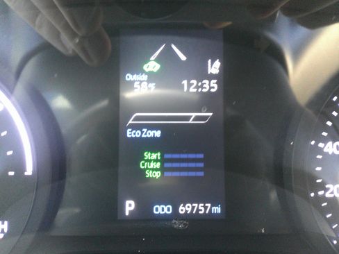 Used 2021 Toyota Sienna XLE image 23