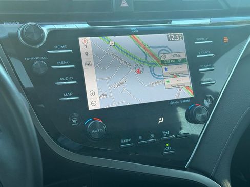 Used 2018 Toyota Camry XSE image 33