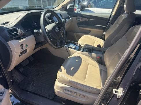 Used 2020 Honda Pilot Touring image 40