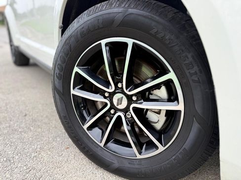 Used 2018 Dodge Journey SE w/ Popular Equipment Group FWD image 22