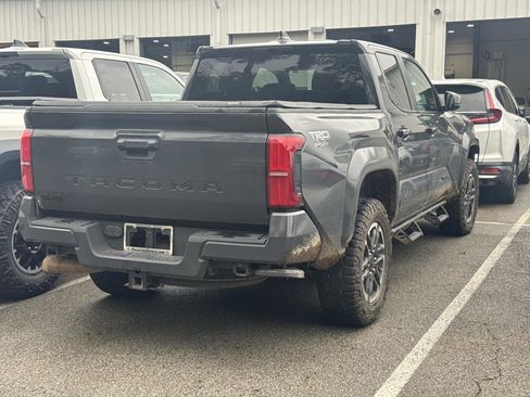 Used 2025 Toyota Tacoma TRD Sport AWD/4WD image 4