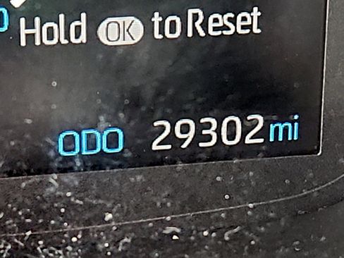 Used 2021 Toyota Corolla LE image 19